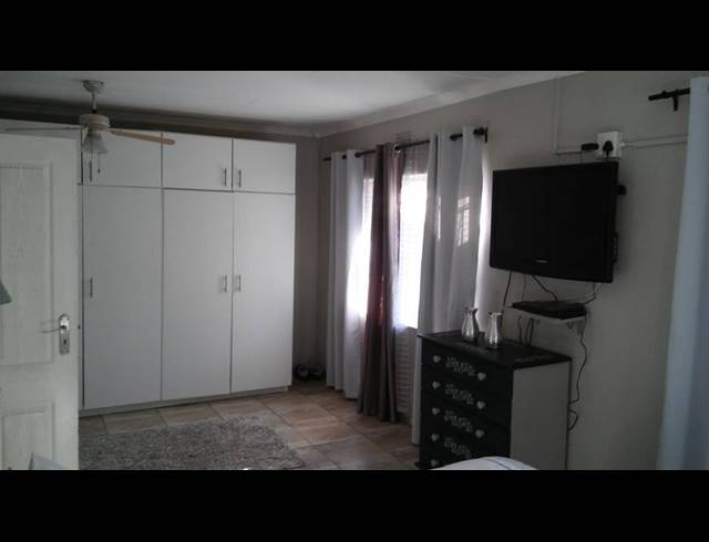 4 BEDROOM HOUSE FOR SALE IN VAN DYK PARK